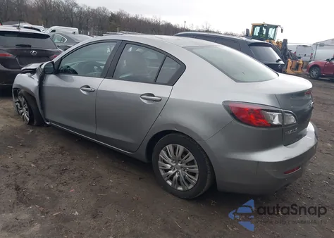 2013 Mazda Mazda3 I Sv z USA, uszkodzony, nr VIN JM1BL1TG9D1843810